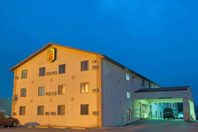  Super 8 by Wyndham Eureka/Six Flags Nearby  Юрика